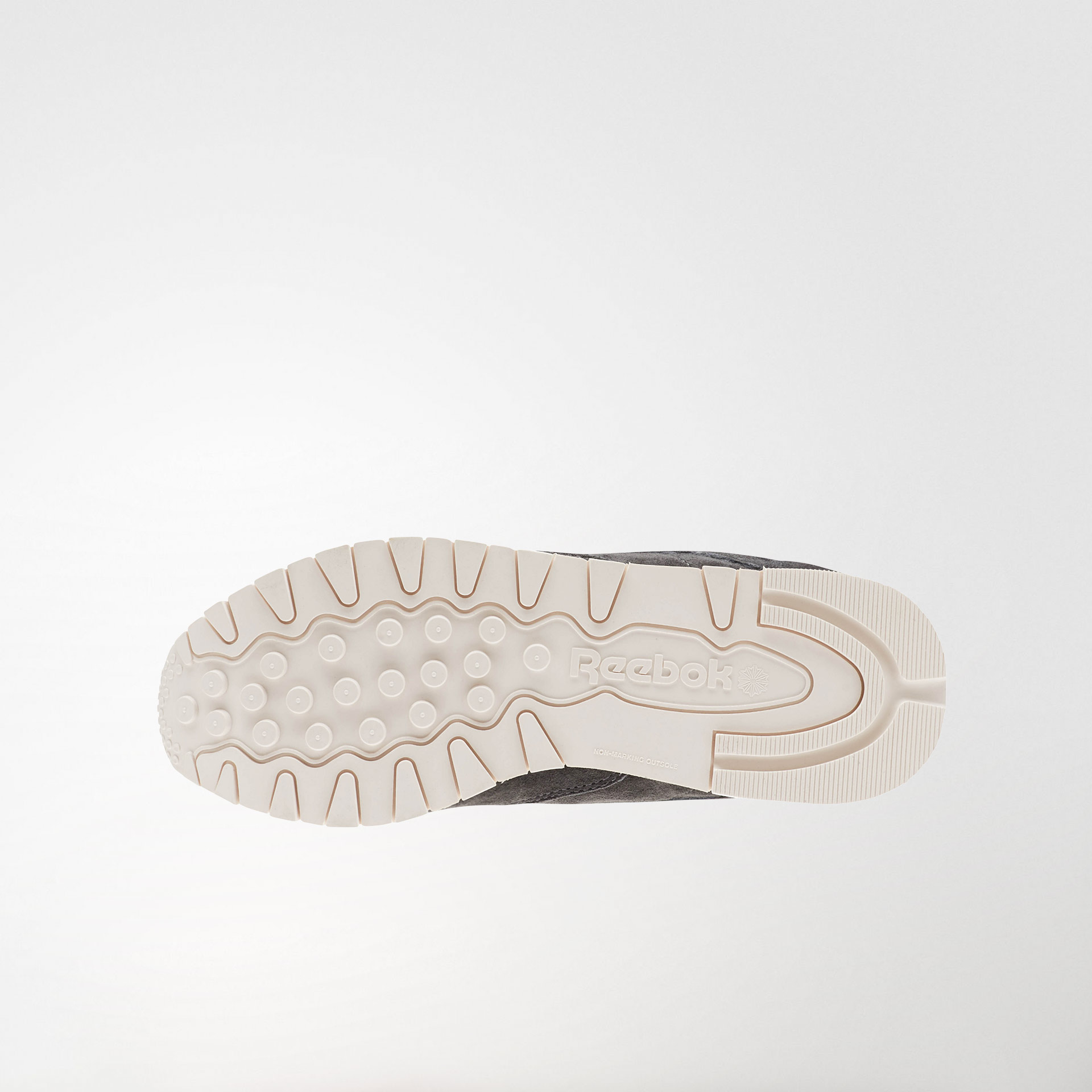 Reebok Zapatillas Mujer Reebok CL LTHR TONAL NBK vista frontal girada 45º Reebok Zapatillas Mujer Reebok CL LTHR TONAL NBK vista frontal girada 45º