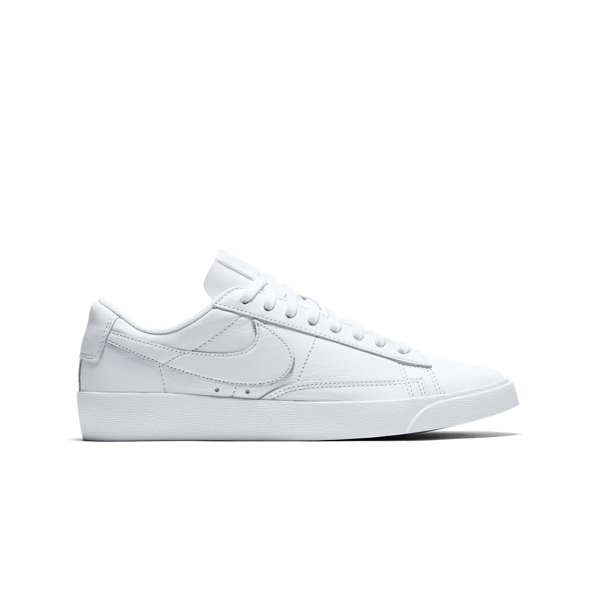 Nike Zapatillas Mujer Nike W BLAZER LOW LE lateral exterior Nike Zapatillas Mujer Nike W BLAZER LOW LE lateral exterior