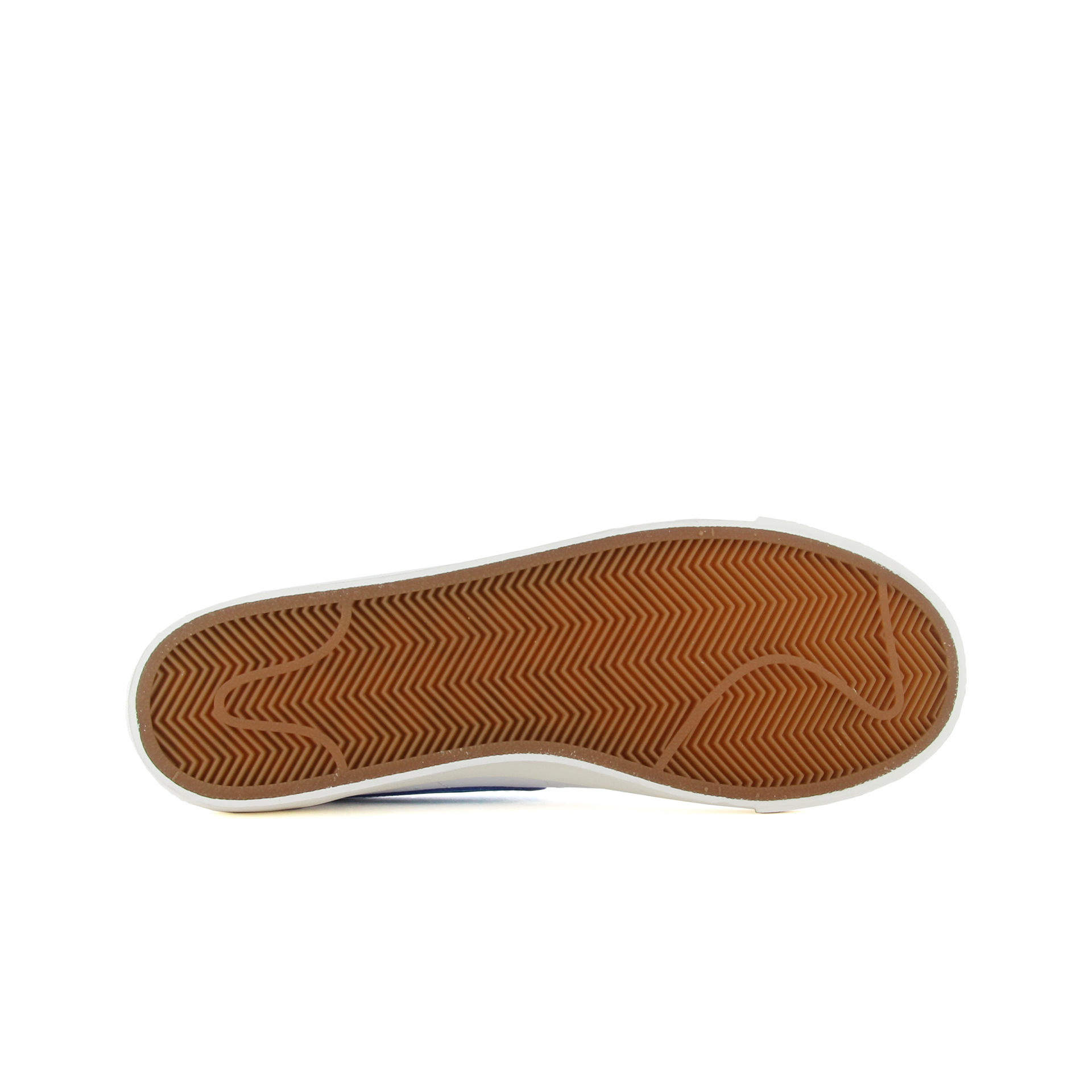 Nike Zapatillas Hombre Nike BLAZER LOW LEATHER vista frontal girada 45º Nike Zapatillas Hombre Nike BLAZER LOW LEATHER vista frontal girada 45º