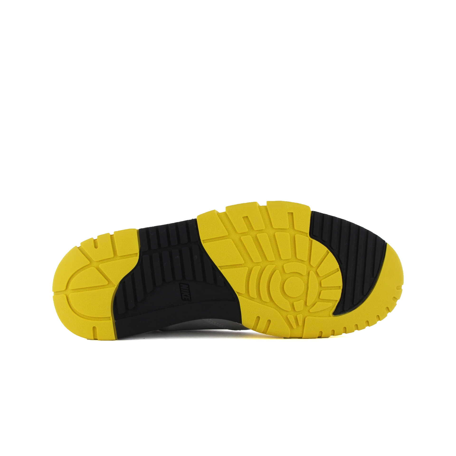 Nike Zapatillas Hombre Nike NIKE CROSS TRAINER LOW vista frontal girada 45º Nike Zapatillas Hombre Nike NIKE CROSS TRAINER LOW vista frontal girada 45º