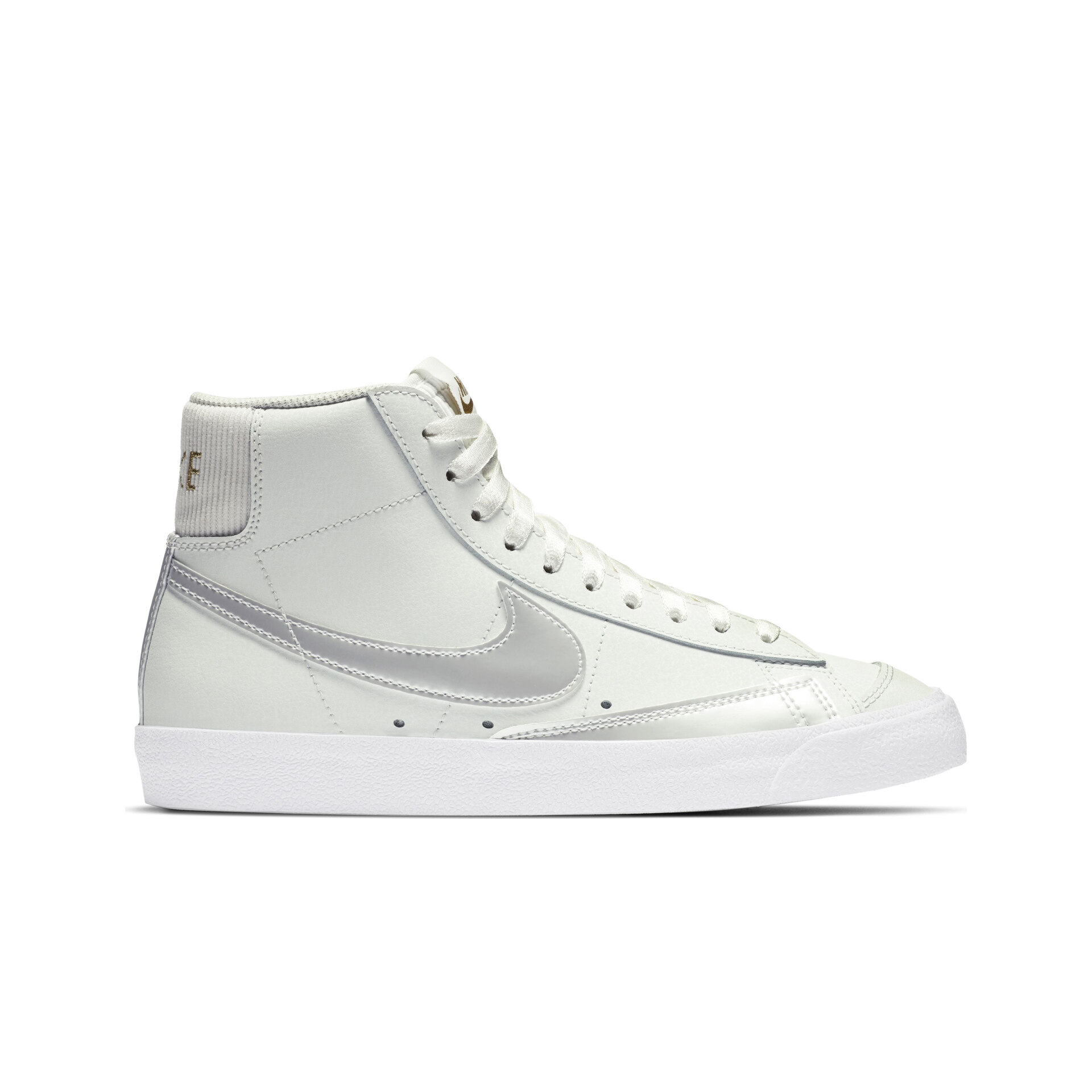 Nike Zapatillas Mujer Nike W BLAZER MID '77 lateral exterior Nike Zapatillas Mujer Nike W BLAZER MID '77 lateral exterior