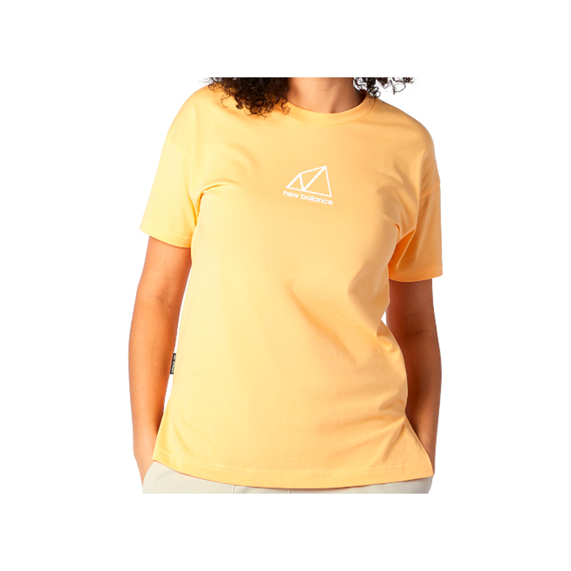 New Balance Camiseta Mujer New Balance NB All Terrain Graphic Tee vista frontal New Balance Camiseta Mujer New Balance NB All Terrain Graphic Tee vista frontal